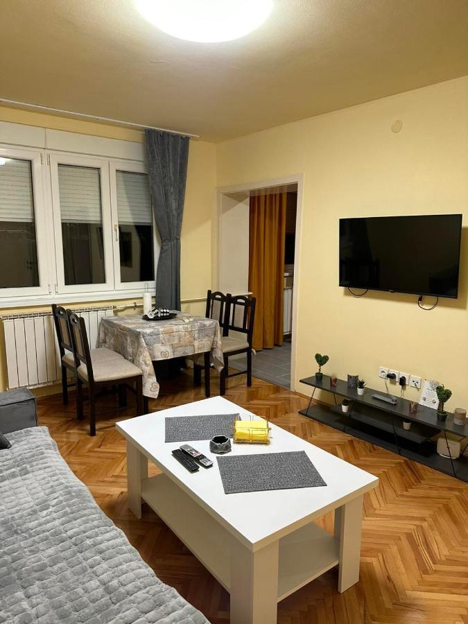 2e Apartment *