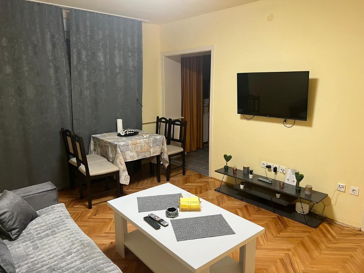 2e Apartment